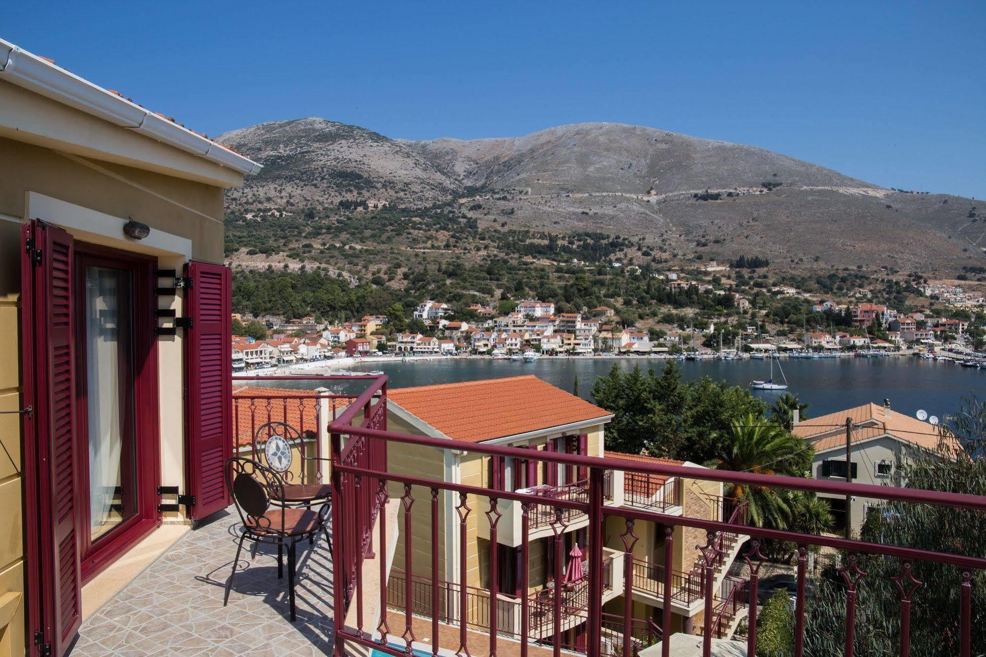 Greka Ionian Suites Agia Efimia Buitenkant foto